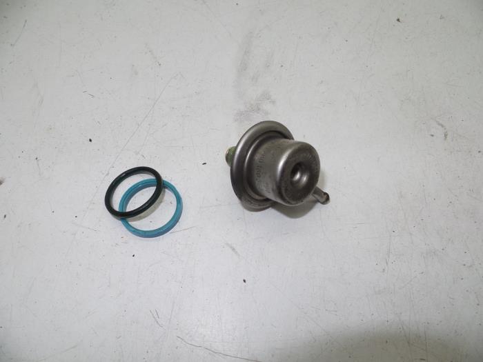 Begagnade Bränsletrycksregulator Saab 9-5 (YS3E) 2.3 Turbo 16V Aero Pris € 25,00 Marginaltabell erbjuds av Auto Demontage Elferink B.V.