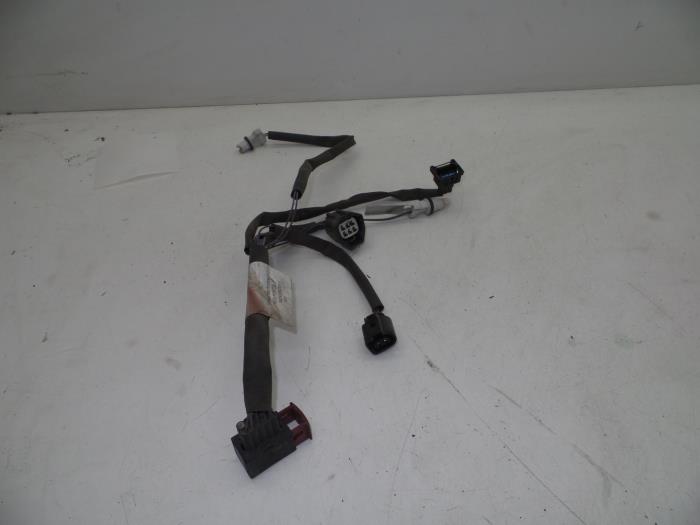 Gebrauchte Scheinwerfer Fitting Volvo XC90 I 2.4 D5 20V Preis € 25,00 Margenregelung angeboten von Auto Demontage Elferink B.V.