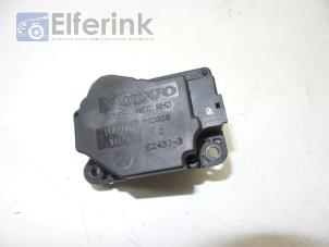 Used Electric heater valve Volvo XC90 I 2.4 D5 20V Price € 40,00 Margin scheme offered by Auto Demontage Elferink B.V.
