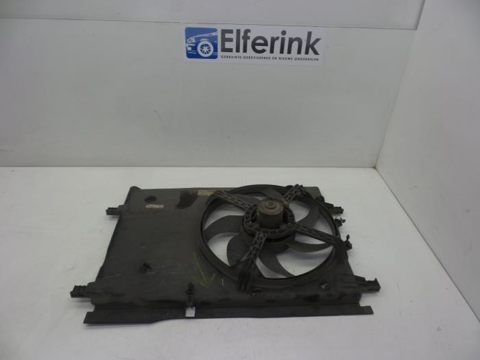Begagnade Fläktmotor Opel Corsa D 1.2 16V Pris € 25,00 Marginaltabell erbjuds av Auto Demontage Elferink B.V.