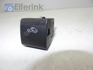 Used Heater switch Opel Vectra B (36) 1.6 16V Ecotec Price € 20,00 Margin scheme offered by Auto Demontage Elferink B.V.