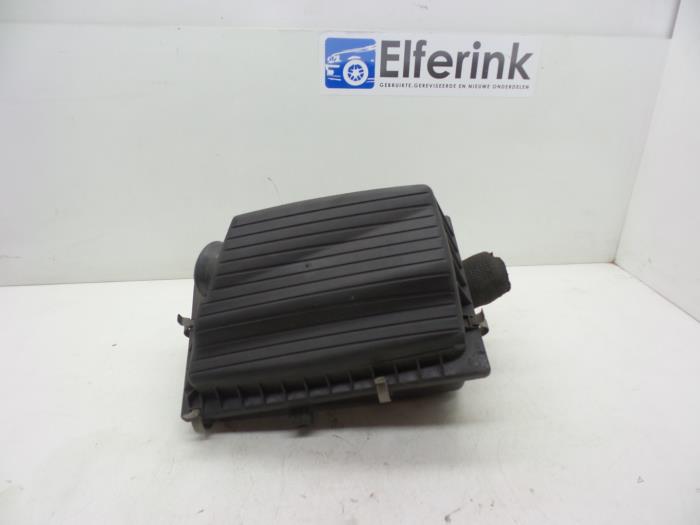 Begagnade Luftfilterhus Opel Vectra B (36) 1.6 16V Ecotec Pris € 25,00 Marginaltabell erbjuds av Auto Demontage Elferink B.V.