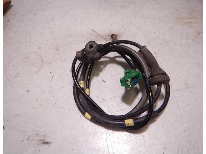 Begagnade ABS-sensor Volvo S60 I (RS/HV) 2.4 D5 20V Pris € 25,00 Marginaltabell erbjuds av Auto Demontage Elferink B.V.