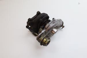 Turbo van een Saab 9-3 I (YS3D) 2.2 TiD 16V 2000