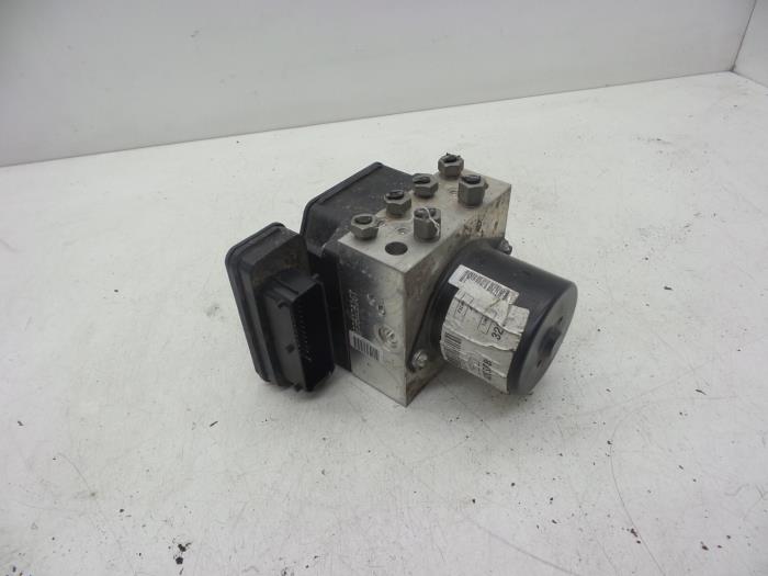 Begagnade ABS-pump Opel Insignia 2.0 Turbo 16V E85 Pris € 75,00 Marginaltabell erbjuds av Auto Demontage Elferink B.V.