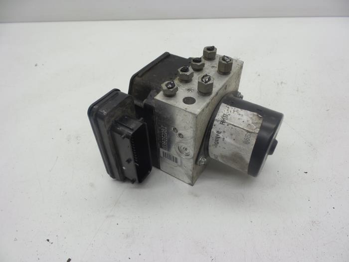 Usagé Pompe ABS Opel Insignia 1.8 16V Ecotec Prix € 60,00 Règlement à la marge proposé par Auto Demontage Elferink B.V.