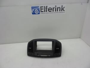 Usados Consola central Opel Insignia 2.0 CDTI 16V 130 Ecotec Precio € 25,00 Norma de margen ofrecido por Auto Demontage Elferink B.V.