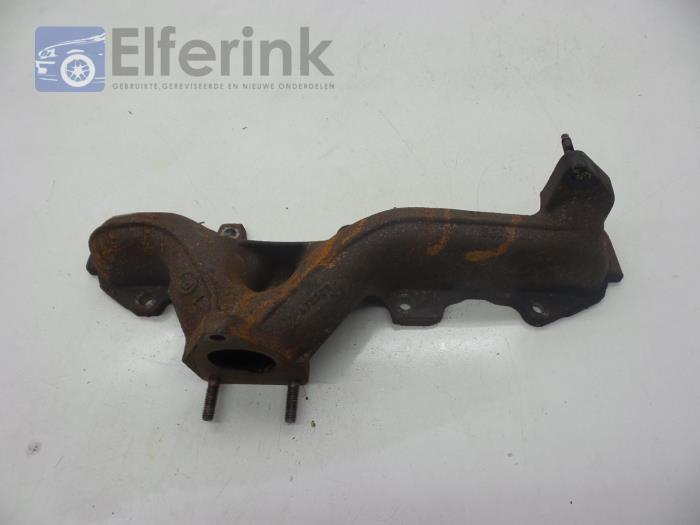 Exhaust manifold from a Volvo V70 (BW) 2.0 D3 20V 2011
