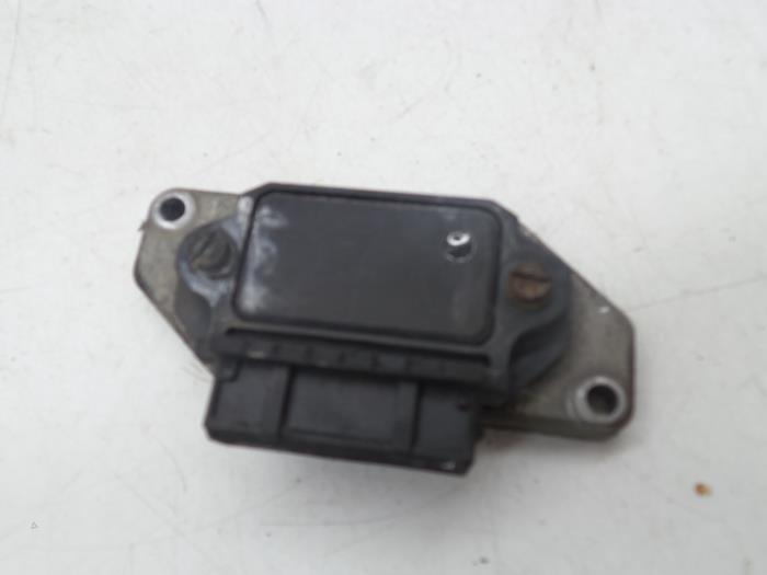 Ignition module from a Volvo 240/245 240 1992