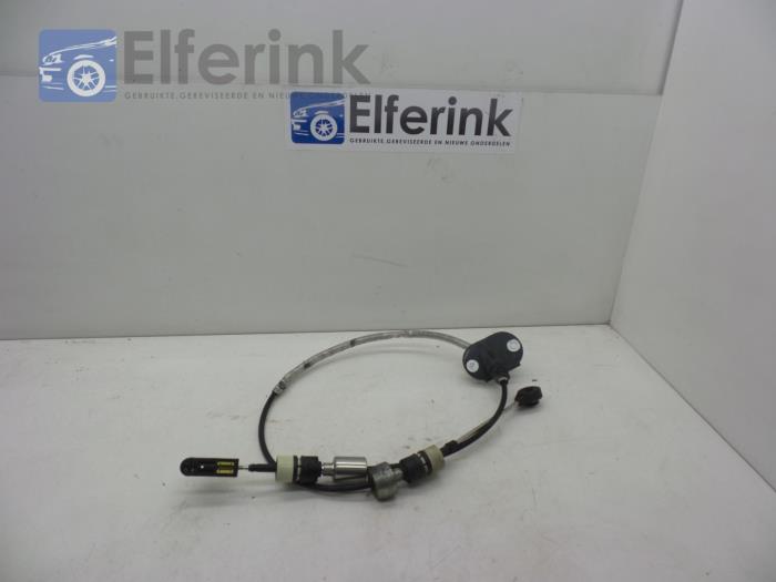 Gearbox control cable from a Volvo XC60 I (DZ) 2.4 D5 20V AWD 2009