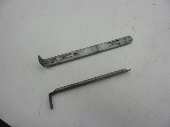 Usagé Kit boulons Volvo XC90 I 2.9 T6 24V Prix € 25,00 Règlement à la marge proposé par Auto Demontage Elferink B.V.