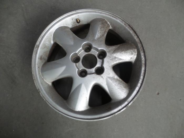 Used Volvo V70 2 4 Xc Lpt 4x4 v Wheel Alloy