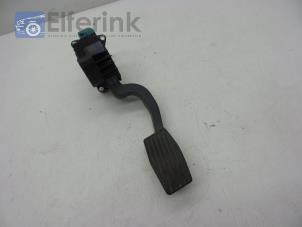 Used Accelerator pedal Opel Corsa D 1.4 16V Twinport Price € 65,00 Margin scheme offered by Auto Demontage Elferink B.V.