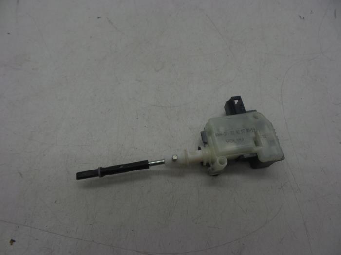 Fuel tank cap lock