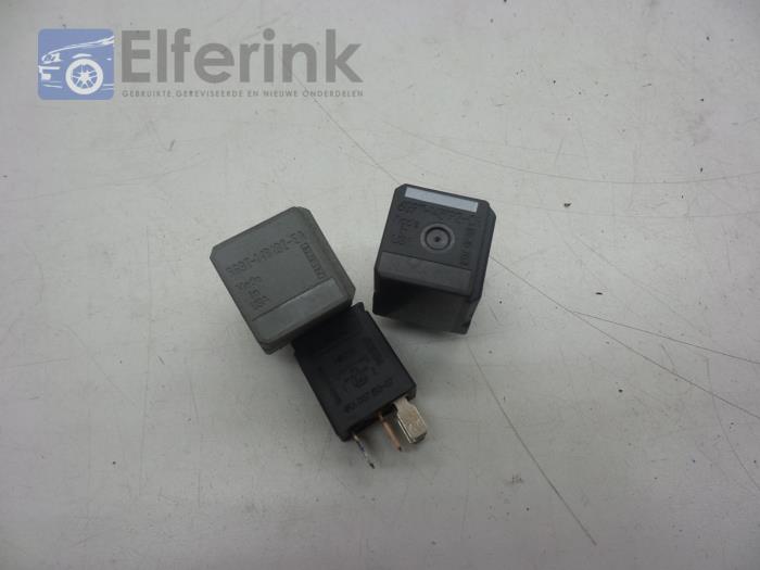 Relay from a Volvo S80 (AR/AS) 3.2 24V AWD 2007