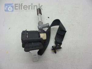 Usagé Tendeur de ceinture arrière droit Volvo S60 I (RS/HV) 2.4 20V 170 Prix € 75,00 Règlement à la marge proposé par Auto Demontage Elferink B.V.