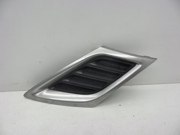Begagnade Grill Saab 9-3 II Sport Sedan (YS3F) 1.9 TiD 16V Pris € 50,00 Marginaltabell erbjuds av Auto Demontage Elferink B.V.