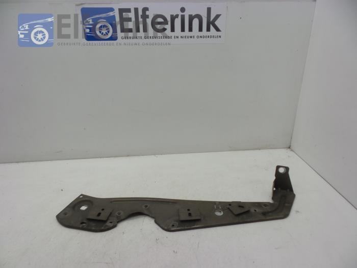 Support (miscellaneous) from a Saab 9-5 Estate (YS3E) 2.3t 16V 2002