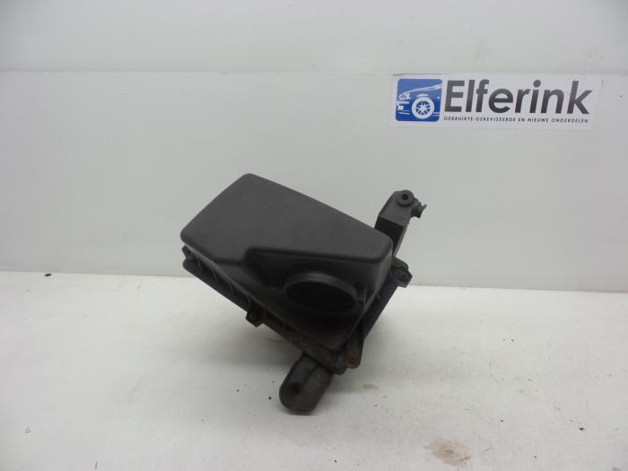 Begagnade Luftfilterhus Volvo V50 (MW) 2.0 D 16V Pris € 50,00 Marginaltabell erbjuds av Auto Demontage Elferink B.V.