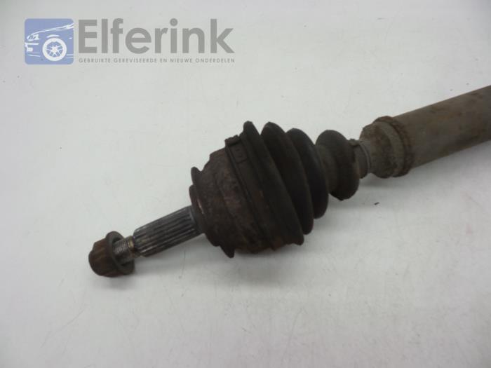 Front drive shaft, right from a Volvo 440 1.8 i DL/GLE 1995