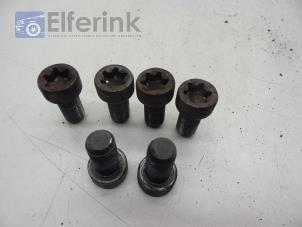 Used Set of bolts Opel Zafira (M75) 1.9 CDTI Price € 20,00 Margin scheme offered by Auto Demontage Elferink B.V.