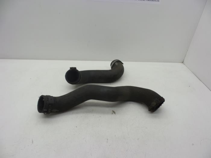Usagé Tuyau intercooler Saab 9-3 I (YS3D) 2.0t 16V Ecopower Prix € 50,00 Règlement à la marge proposé par Auto Demontage Elferink B.V.