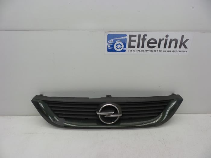 Używane Grill Opel Vectra B Caravan (31) 2.2 DTi 16V Cena € 25,00 Procedura marży oferowane przez Auto Demontage Elferink B.V.
