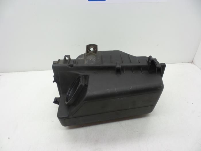 Gebrauchte Luftfiltergehäuse Volvo V70 (GW/LW/LZ) 2.4 XC LPT 4x4 20V Preis € 40,00 Margenregelung angeboten von Auto Demontage Elferink B.V.