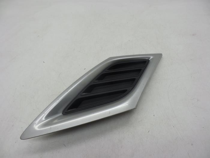 Begagnade Grill Saab 9-3 II Sport Sedan (YS3F) 1.9 TiD 16V Pris € 50,00 Marginaltabell erbjuds av Auto Demontage Elferink B.V.