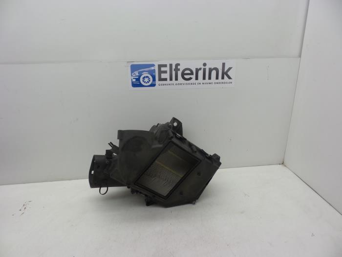 Gebrauchte Luftfiltergehäuse Volvo S60 I (RS/HV) 2.4 D5 20V Preis € 50,00 Margenregelung angeboten von Auto Demontage Elferink B.V.