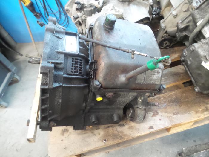 Usagé Boite de vitesses Saab 9000 CS 2.0i 16V LPT Prix € 250,00 Règlement à la marge proposé par Auto Demontage Elferink B.V.