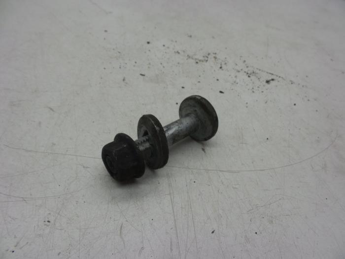 Usagé Kit boulons Volvo XC90 I 2.4 D5 20V Prix € 25,00 Règlement à la marge proposé par Auto Demontage Elferink B.V.