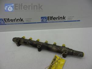 Used Fuel injector nozzle Volvo S60 I (RS/HV) 2.4 D5 20V Price € 25,00 Margin scheme offered by Auto Demontage Elferink B.V.