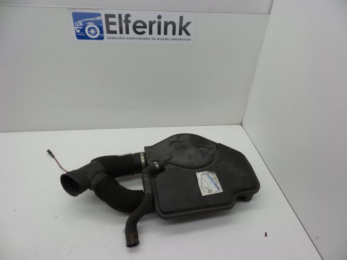 Gebrauchte Luftfiltergehäuse Opel Corsa B (73/78/79) 1.2i E City,Swing,Joy,GLS Preis € 25,00 Margenregelung angeboten von Auto Demontage Elferink B.V.