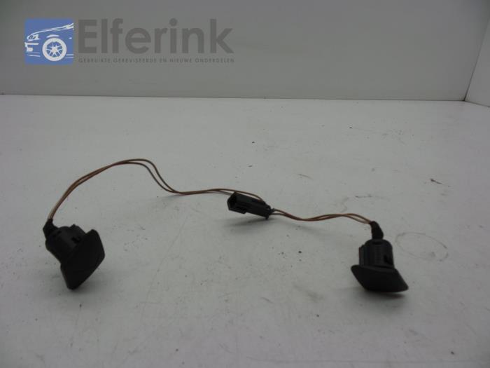 Cable (miscellaneous) from a Opel Corsa B (73/78/79) 1.2i E City,Swing,Joy,GLS 1997