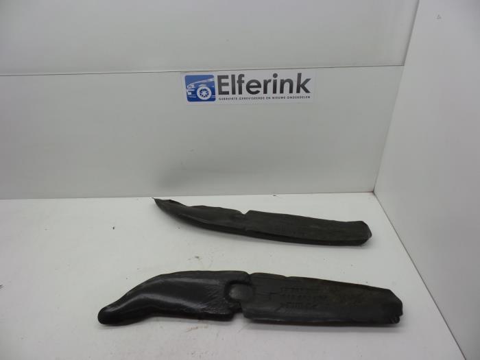Używane Rózne Saab 9-5 (YS3G) 2.0 TiD 16V Cena € 25,00 Procedura marży oferowane przez Auto Demontage Elferink B.V.