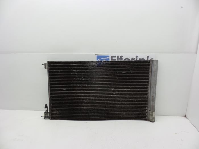Usagé Condenseur de climatisation Saab 9-5 (YS3G) 2.0 TiD 16V Prix € 65,00 Règlement à la marge proposé par Auto Demontage Elferink B.V.