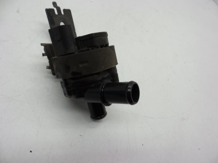 Begagnade Vattenpump Opel Movano Combi 2.3 CDTi 16V Pris € 25,00 Marginaltabell erbjuds av Auto Demontage Elferink B.V.
