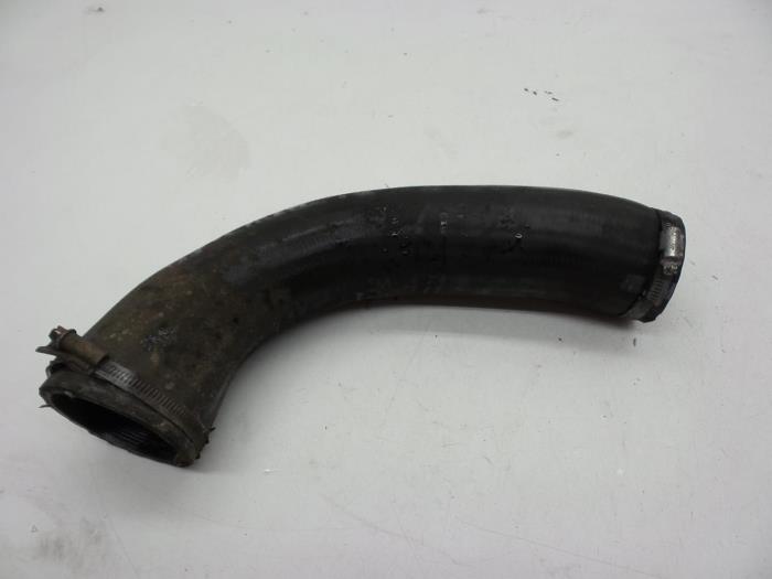 Gebrauchte Intercooler Schlauch Volvo V70 (BW) 2.0 D3 20V Preis € 25,00 Margenregelung angeboten von Auto Demontage Elferink B.V.
