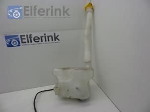 Used Front windscreen washer reservoir Opel Movano Combi 2.3 CDTi 16V Price € 40,00 Margin scheme offered by Auto Demontage Elferink B.V.