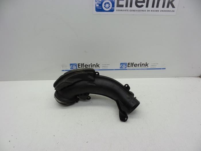 Gebrauchte Intercooler Rohr Volvo V70 (BW) 2.0 D3 20V Preis € 25,00 Margenregelung angeboten von Auto Demontage Elferink B.V.