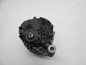 Dynamo från en Opel Insignia 2.0 CDTI 16V 130 Ecotec 2009