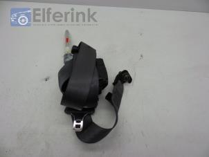 Used Rear seatbelt tensioner, centre Volvo V70 (SW) 2.4 D5 20V Price € 75,00 Margin scheme offered by Auto Demontage Elferink B.V.