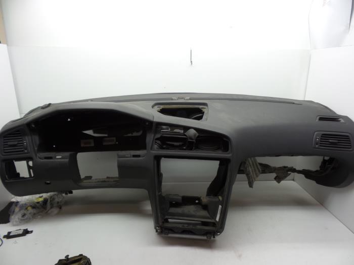 Używane Panel Volvo V70 (SW) 2.4 D5 20V Cena € 250,00 Procedura marży oferowane przez Auto Demontage Elferink B.V.