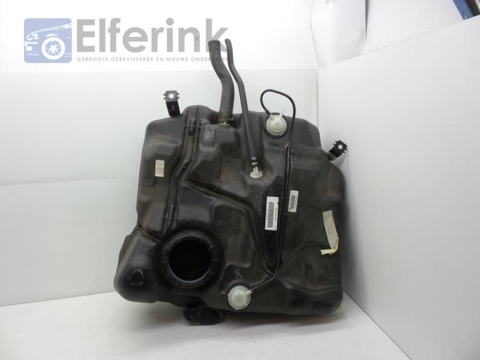 Tank from a Volvo V40 Cross Country (MZ) 2.0 T3 16V 2015