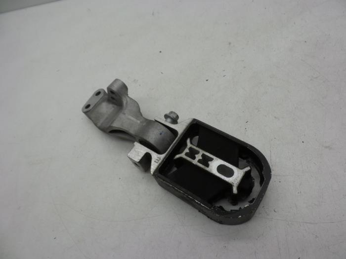 Used Engine mount Volvo V40 Cross Country (MZ) 2.0 T3 16V Price € 50,00 Margin scheme offered by Auto Demontage Elferink B.V.