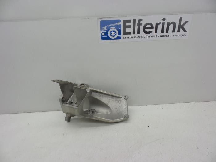 Used Engine mount Volvo V40 Cross Country (MZ) 2.0 T3 16V Price € 25,00 Margin scheme offered by Auto Demontage Elferink B.V.