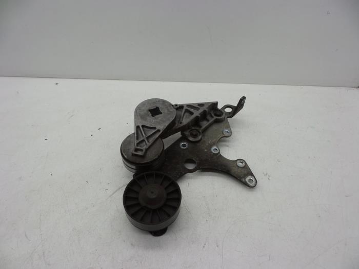 Gebrauchte Spanrolle multiriem Volvo S70 2.5 20V Preis € 25,00 Margenregelung angeboten von Auto Demontage Elferink B.V.