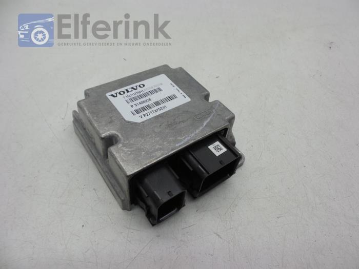 Airbag Module from a Volvo V40 Cross Country (MZ) 2.0 T3 16V 2015