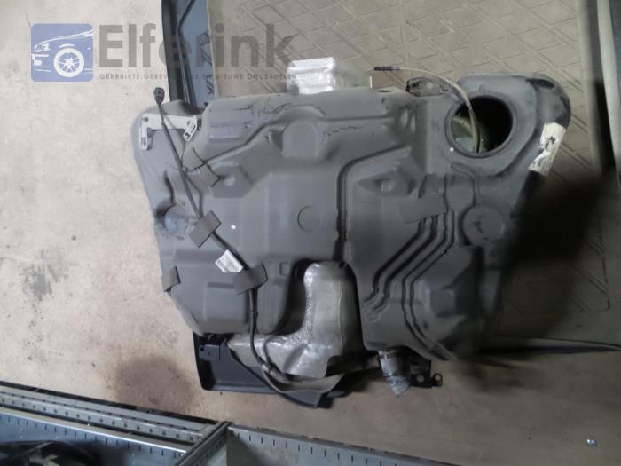 Tank from a Volvo XC70 (BZ) 2.4 D 20V AWD 2008